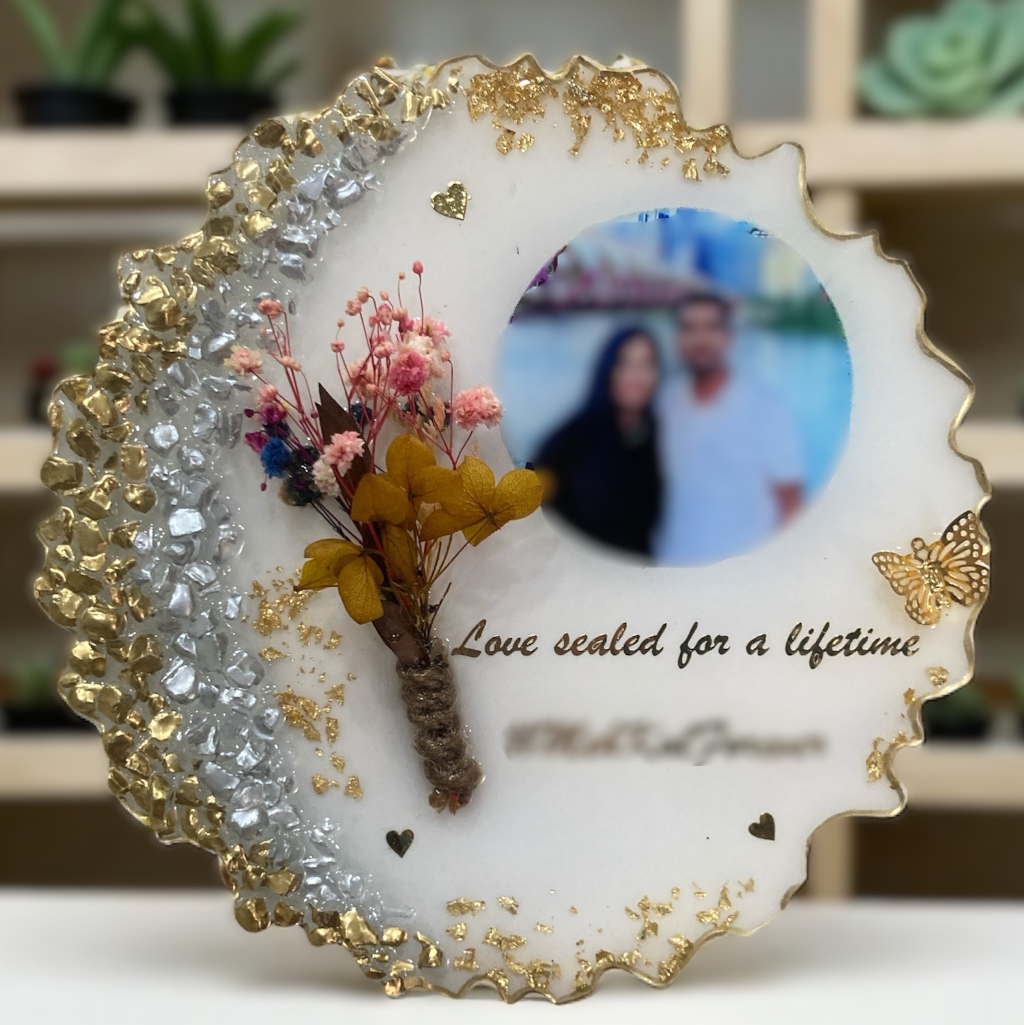 White resin photo plaque with flowers and gold edging
